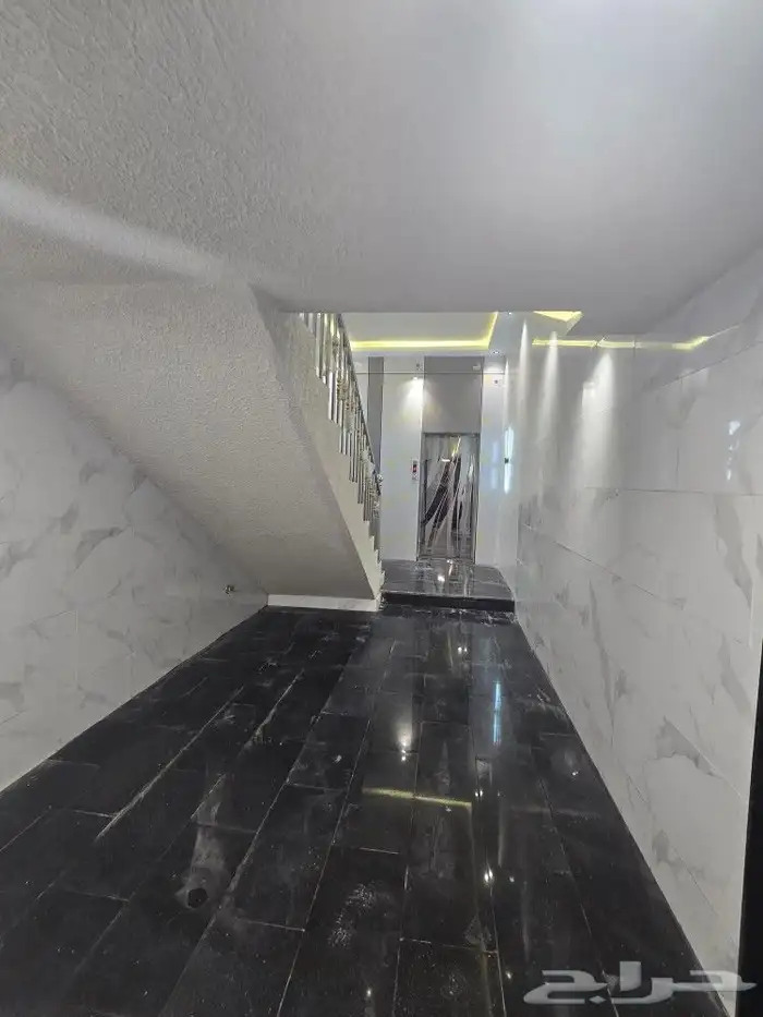 للبيع دور علوي مدخل مستقل مصعدجاهزسطح خاص600 ألف أبهاالمحالة 2