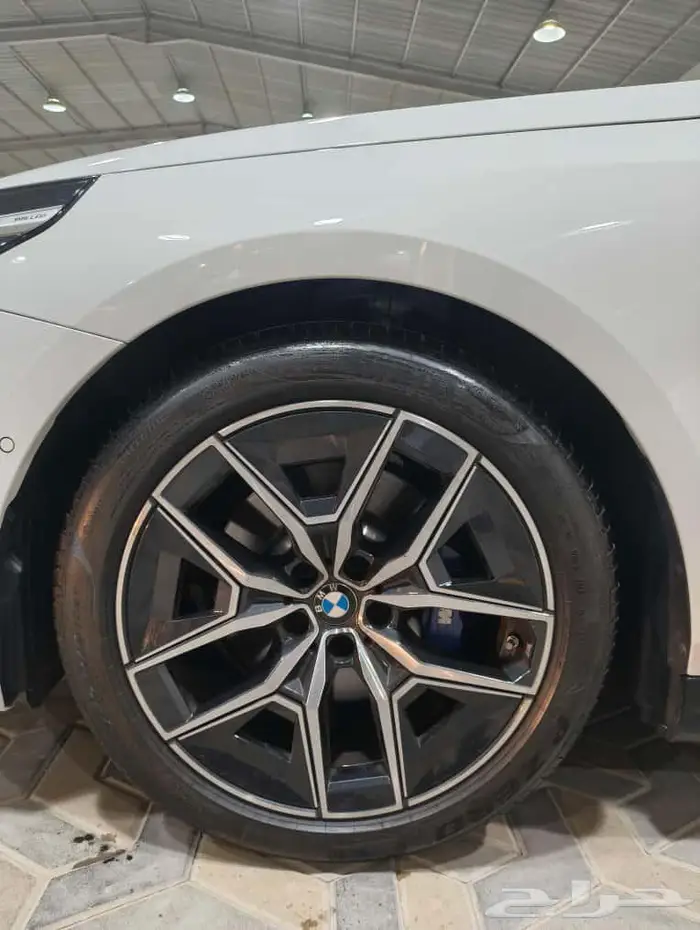 BMW520i M موديل 2024 متوفره في المعرض 5