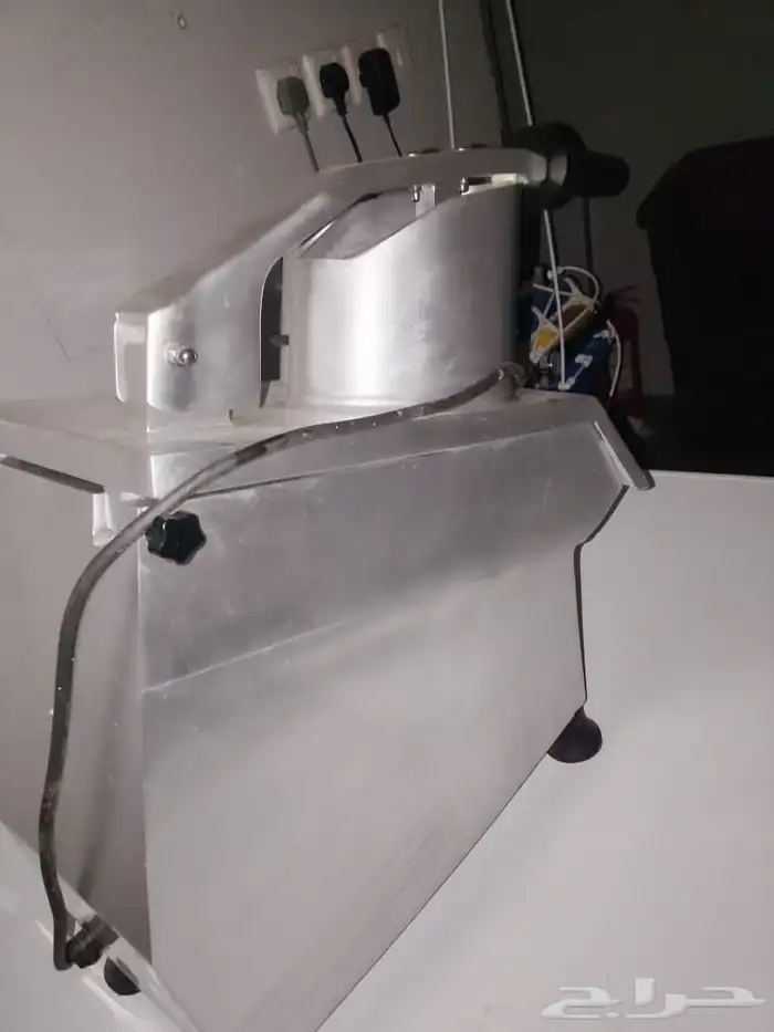 للبيع مستعجل ع السوم قطاعه خضار وفرن سير التواصل واتساب 3