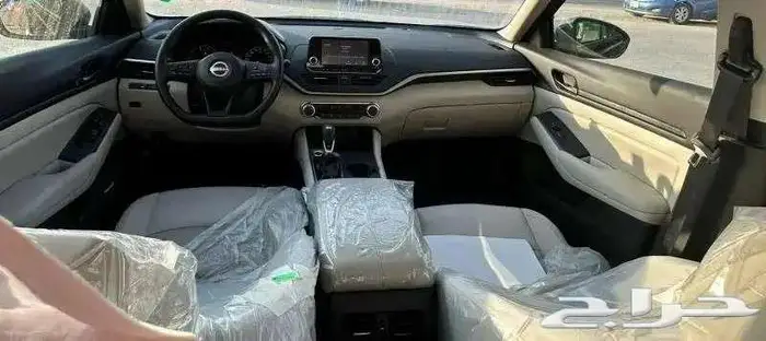 نيسان التيما استاندر موديل 2025 لون رصاصي 6