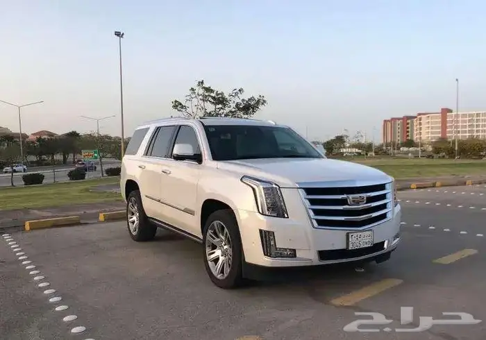 كاديلاك اسكاليد 2020 فل كامل قصير ممشي 34 ألف قليل مخزنة 5