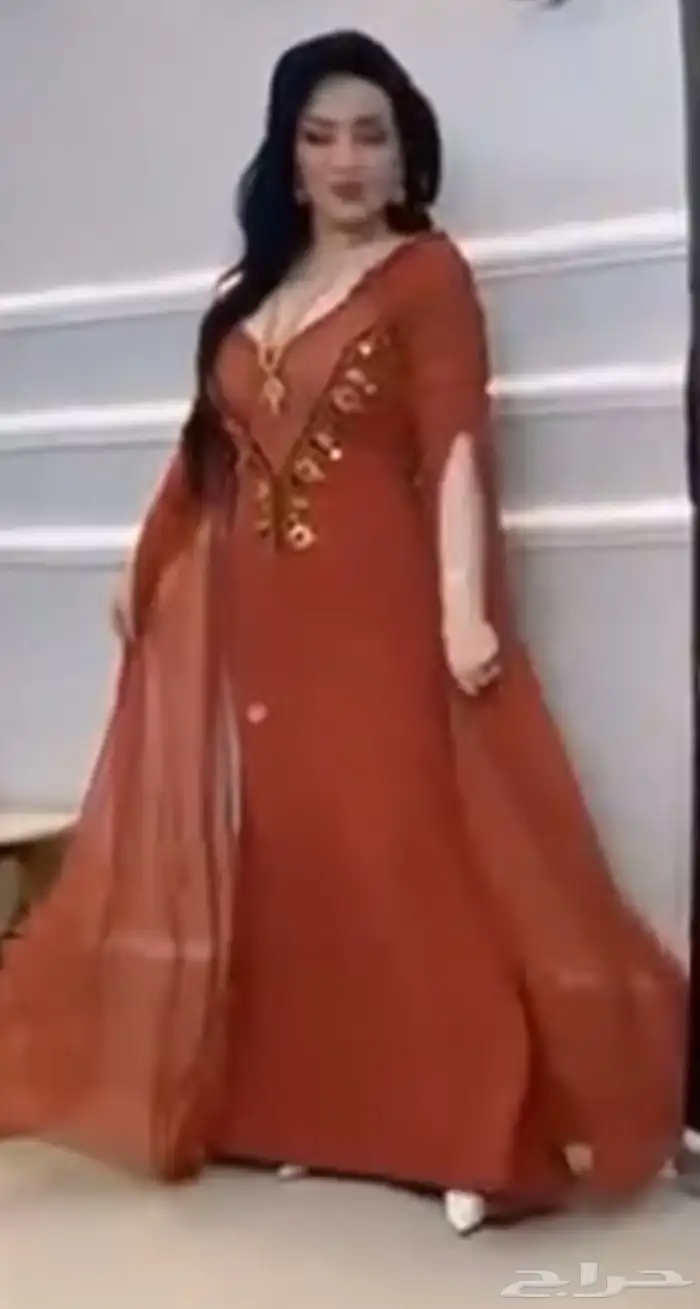 فستان للبيع تفصيل شبه جديد مقاس M إلى L 0