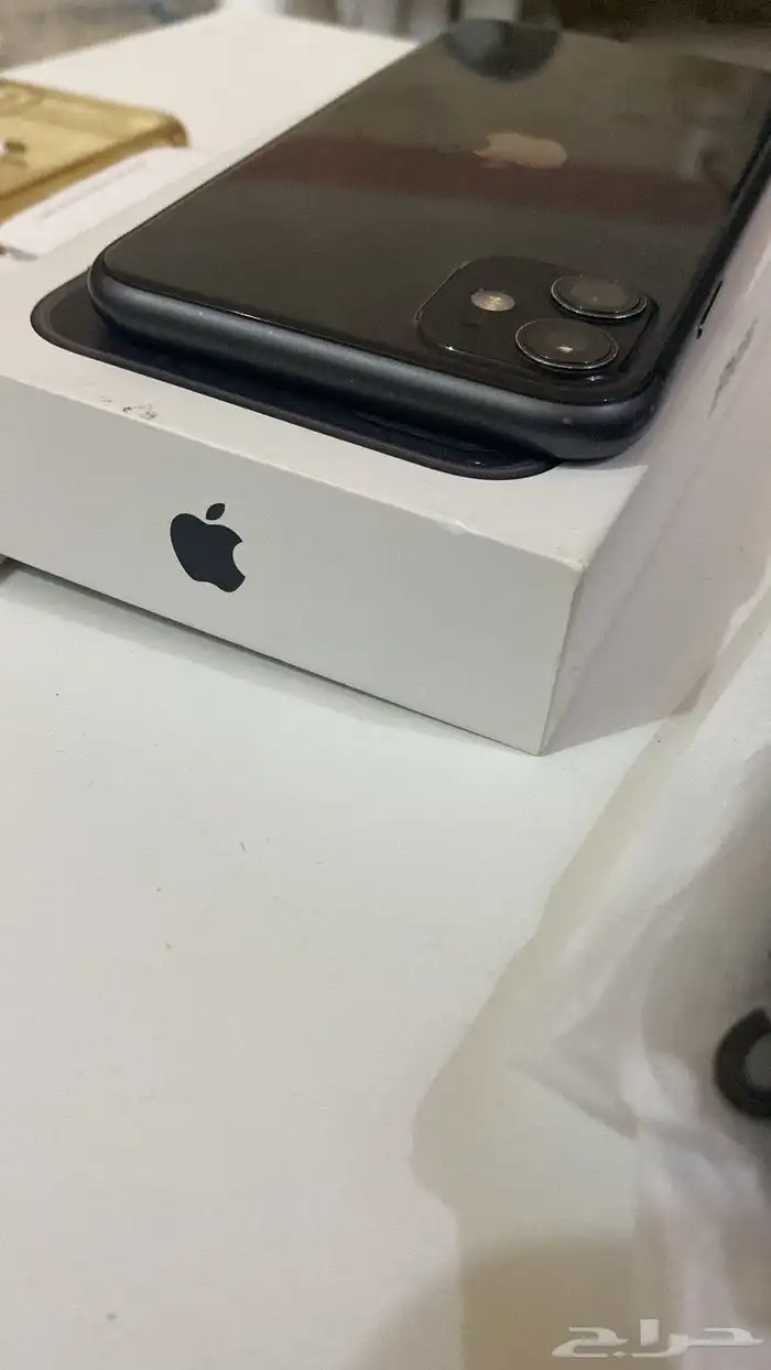 ايفون 11 نظيف جدا 6
