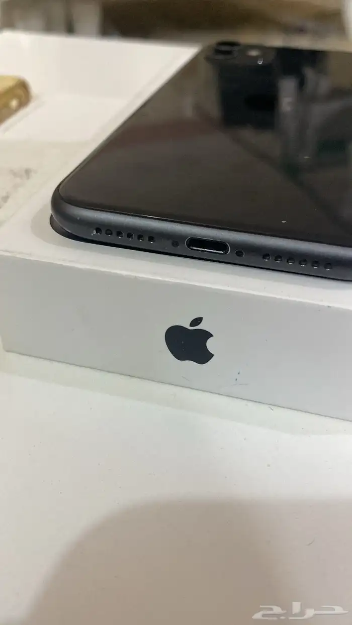 ايفون 11 نظيف جدا 3