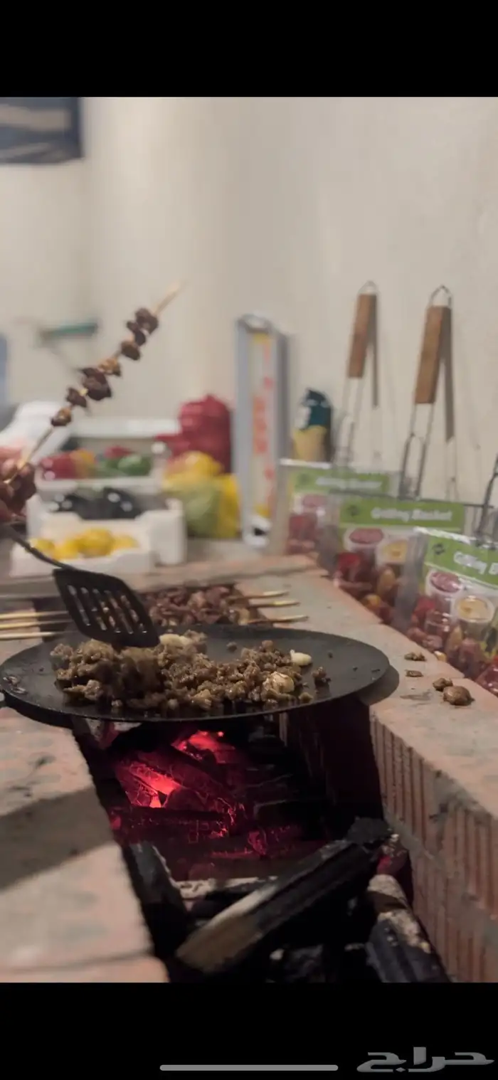 مخيم متكامل بداخل اسطبل خيل 0