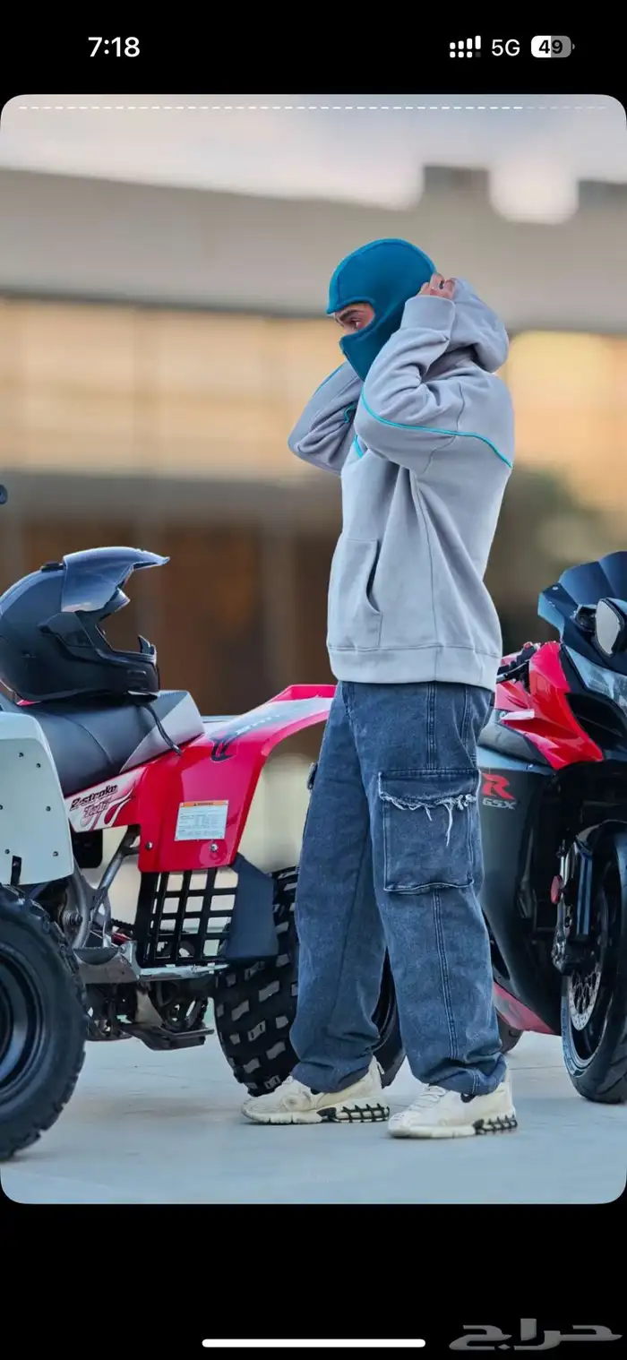 بلوفرات مع قناع   فتحة اصبع 3