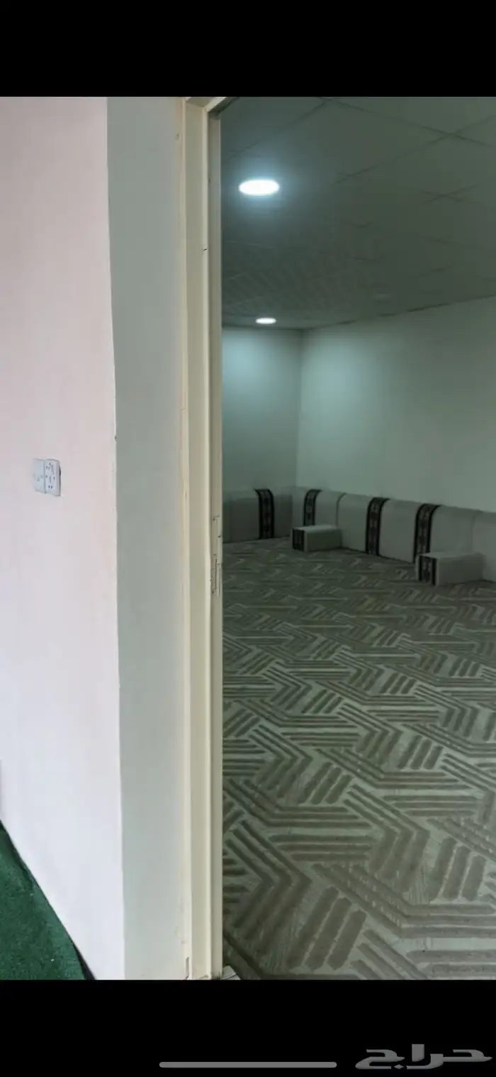 مخيم متكامل بداخل اسطبل خيل 7