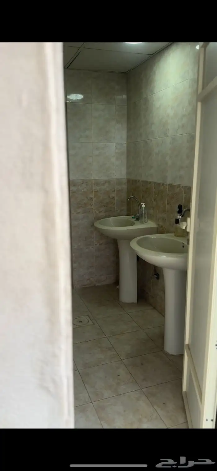 مخيم متكامل بداخل اسطبل خيل 8