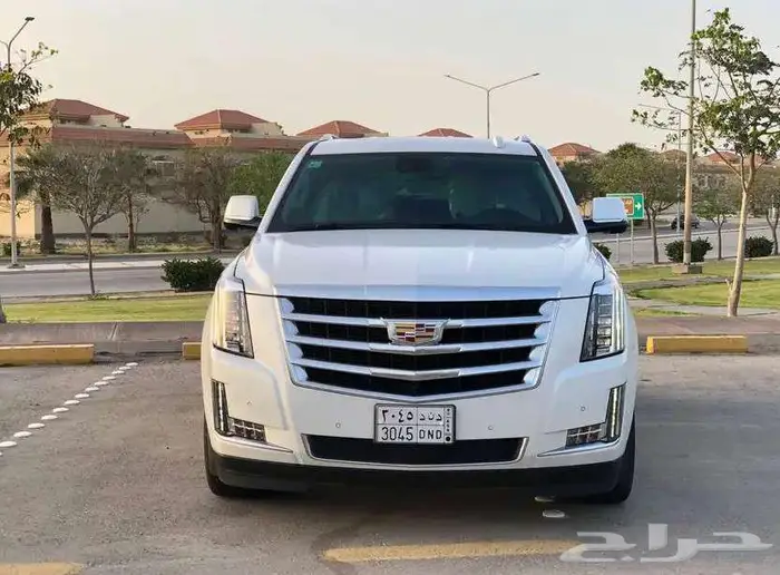 كاديلاك اسكاليد 2020 فل كامل قصير ممشي 34 ألف قليل مخزنة 2