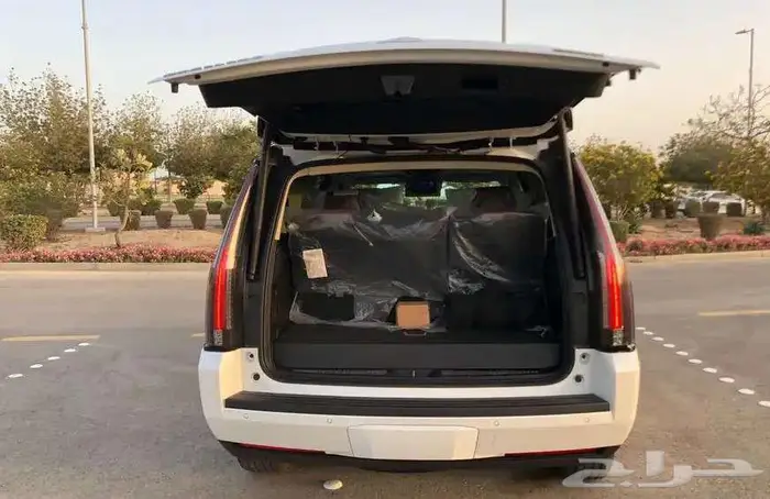 كاديلاك اسكاليد 2020 فل كامل قصير ممشي 34 ألف قليل مخزنة 60