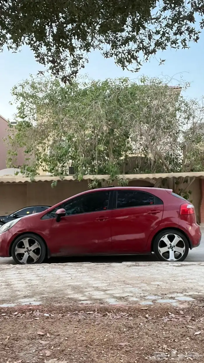 للبيع كيا ريو هاتشباك 2013 6