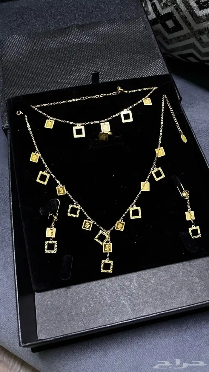 اكسسوار شبيه الذهب 1