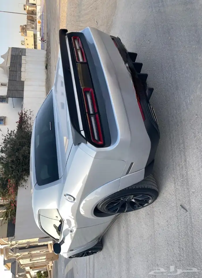 تشالنجر 2010 srt محول إلى 2023 خارجي 4