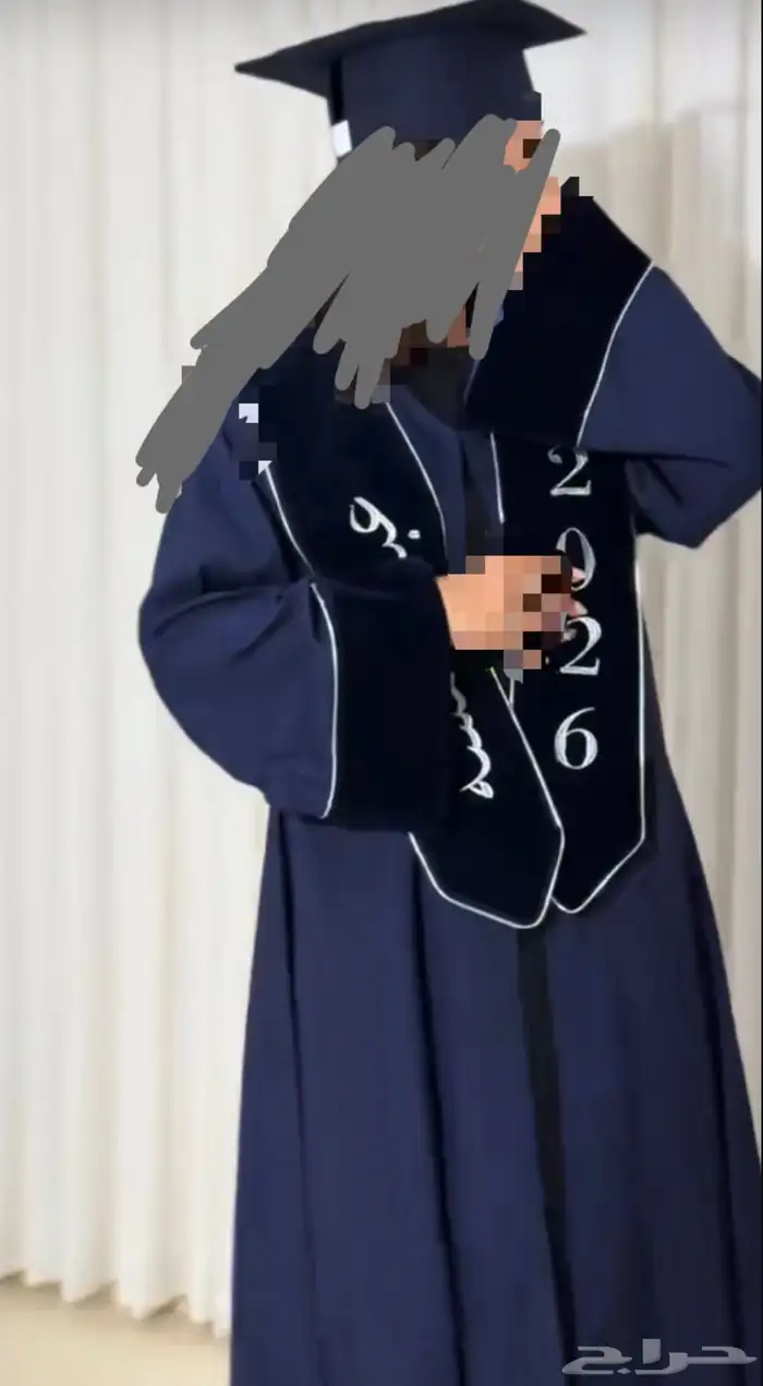 عباية تخرج وبقبعه بدون وشاح مقاس 56 0