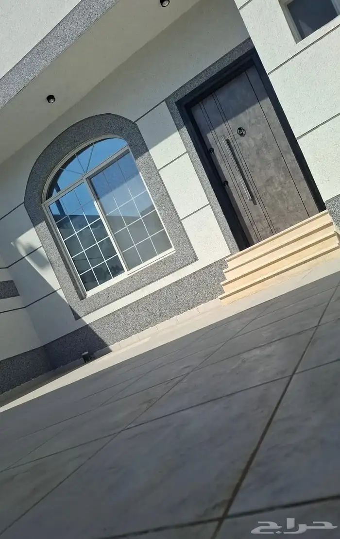 دور 830 الف في الحمراء 0