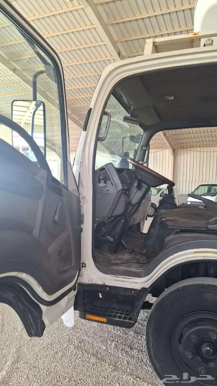 ايسوزو دينا ثلاجه تيربو قير عادي 2013 4