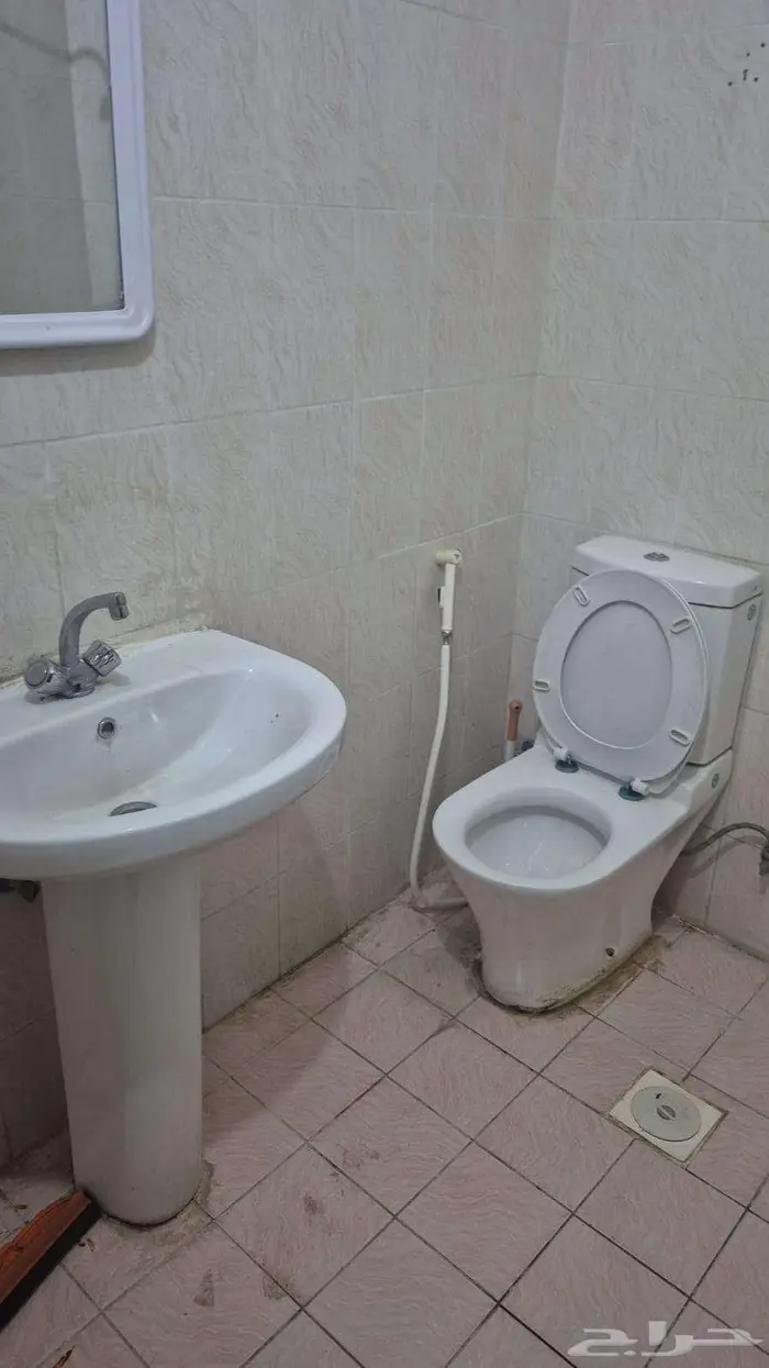 غرف للإيجار شامل الكهرباء والمياه 1