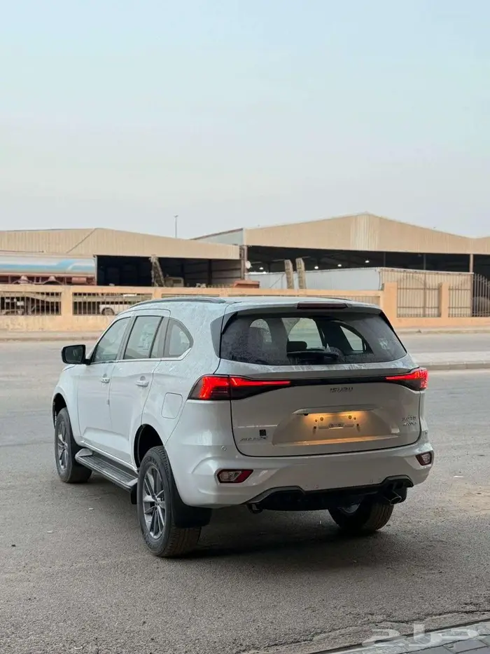 ايسوزو 2025 MUX فل كامل دبل سعودي كاش واقساط 3