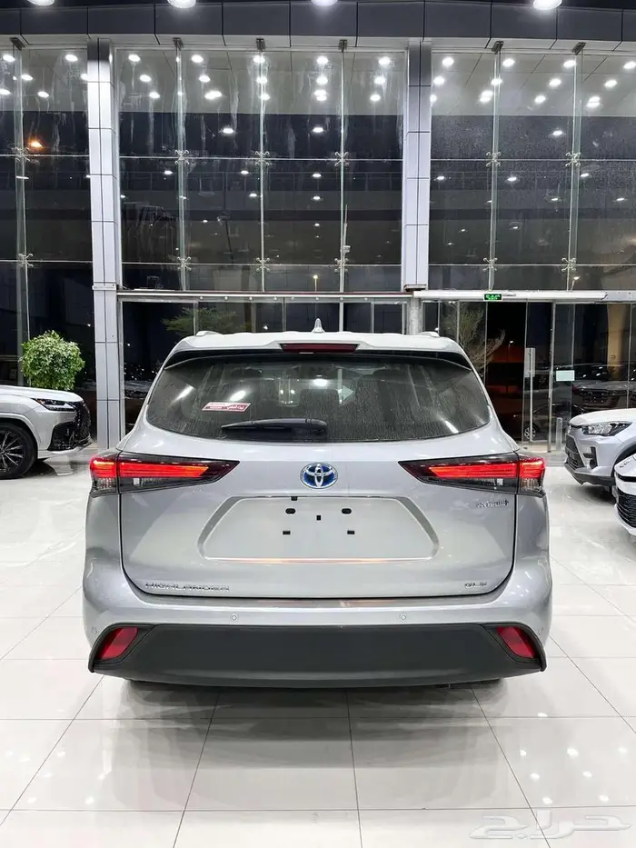 تويوتا هايلاندر GLE نص فل 2025 سعودي 12