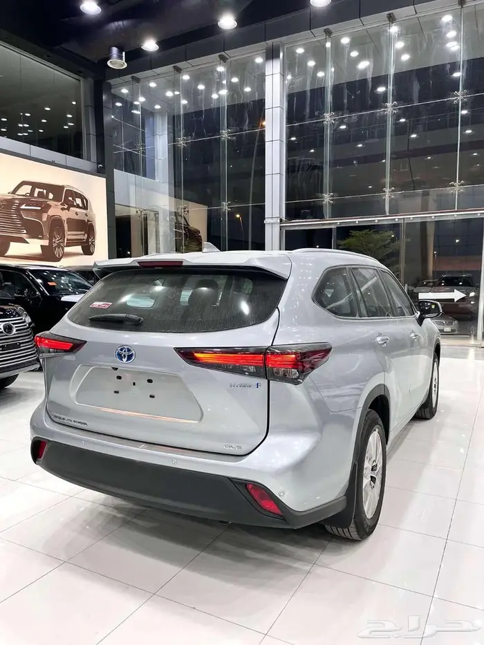 تويوتا هايلاندر GLE نص فل 2025 سعودي 11
