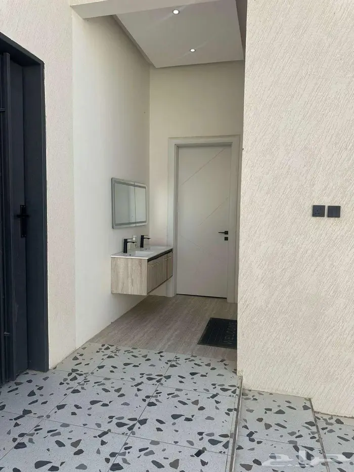 للبيع فلة ببريدة مودرين تشطيب فاخر بالاثاث على الكود السعودي 22