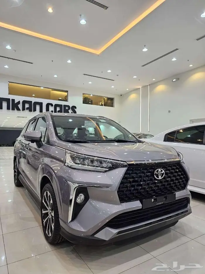 تويوتا فيلوز 2024 رصاصى جديد 3