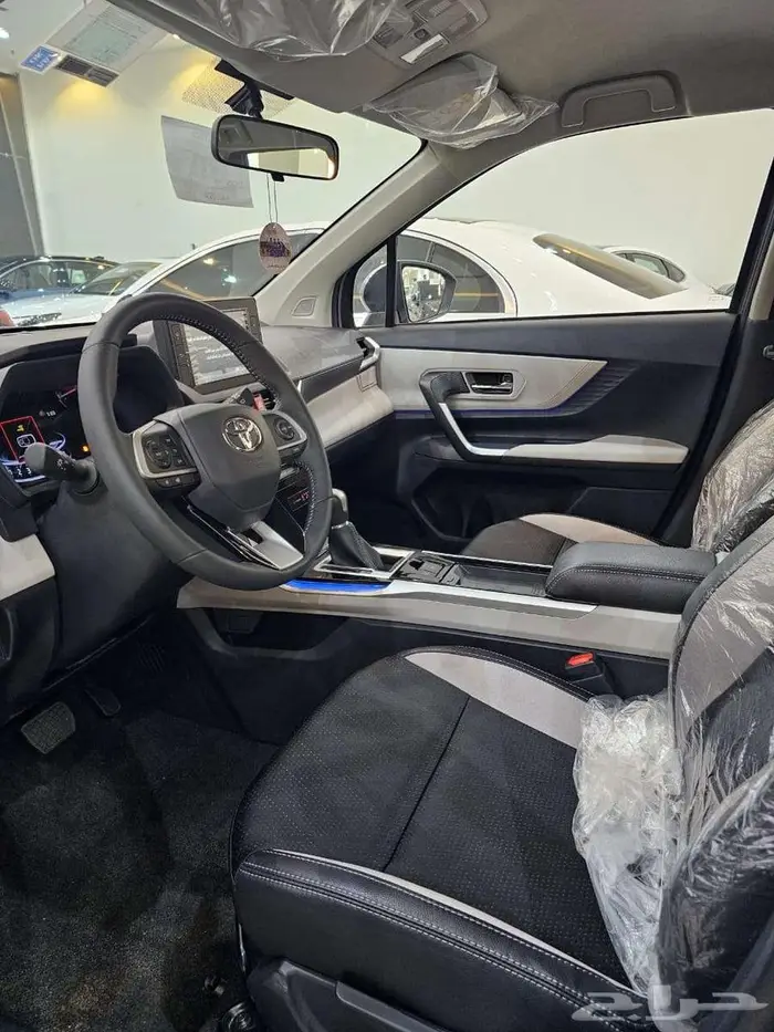 تويوتا فيلوز 2024 رصاصى جديد 9