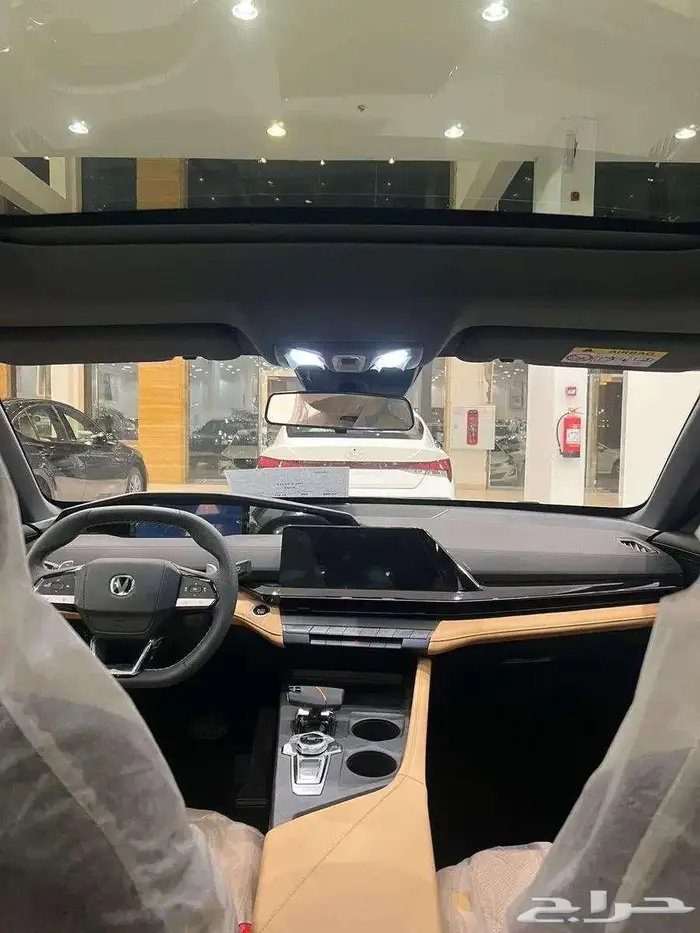 يوني في اليت 2026 عرض اخر السنة 4