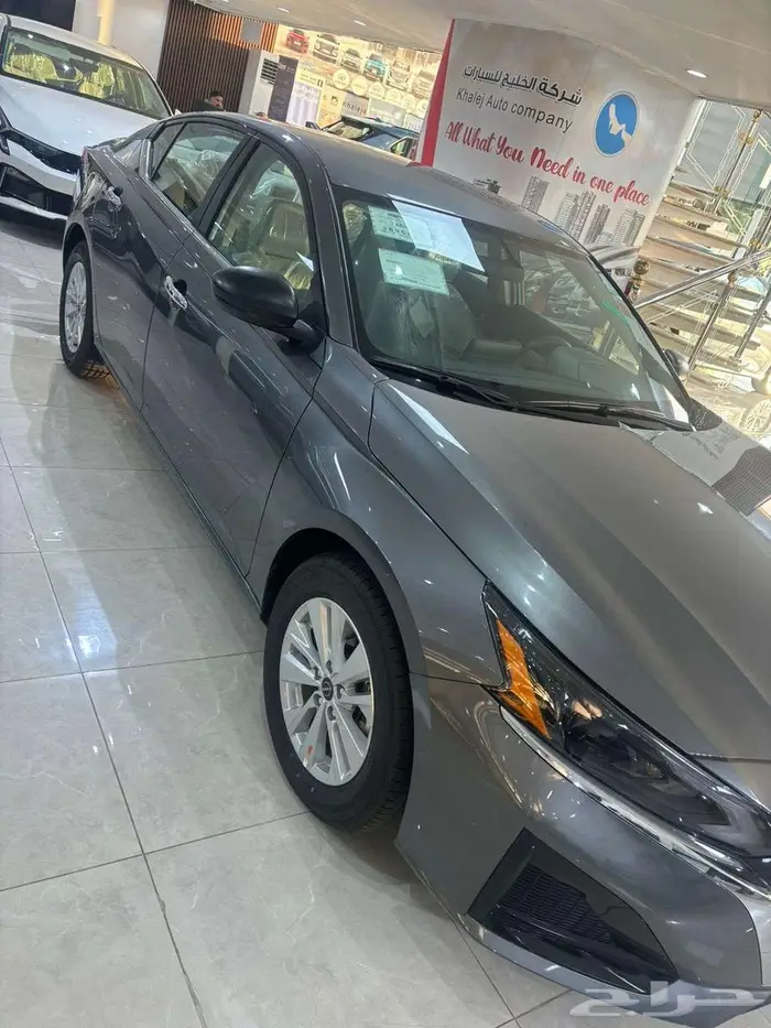 نيسان التيما استاندر موديل 2025 لون رصاصي 4