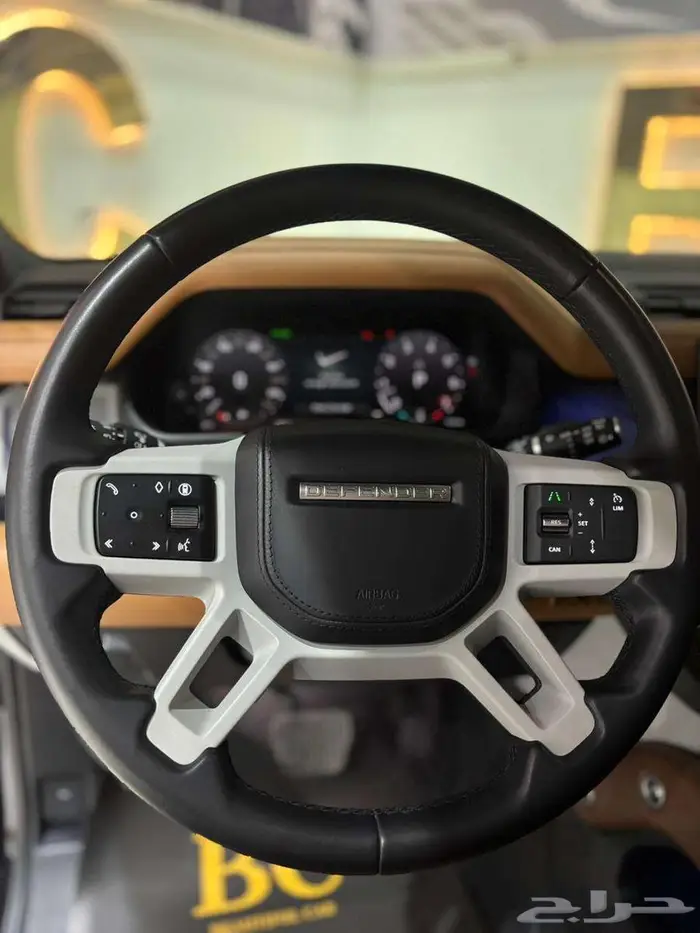 لاند روفر ديفندر 2024 فل كامل 12