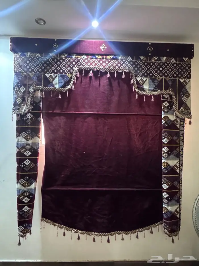 خزانة و ستارتين للبيع 2