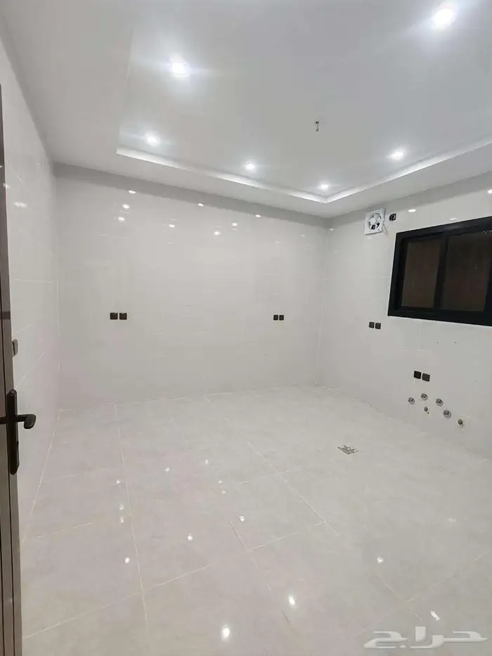 دور امامي وشقه بالخلف للبيع ديلوكس 17