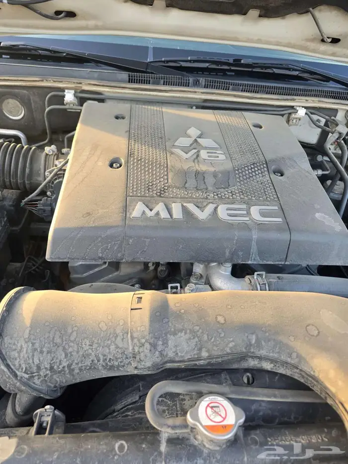 ميتسوبيشي باجيرو GLS 9