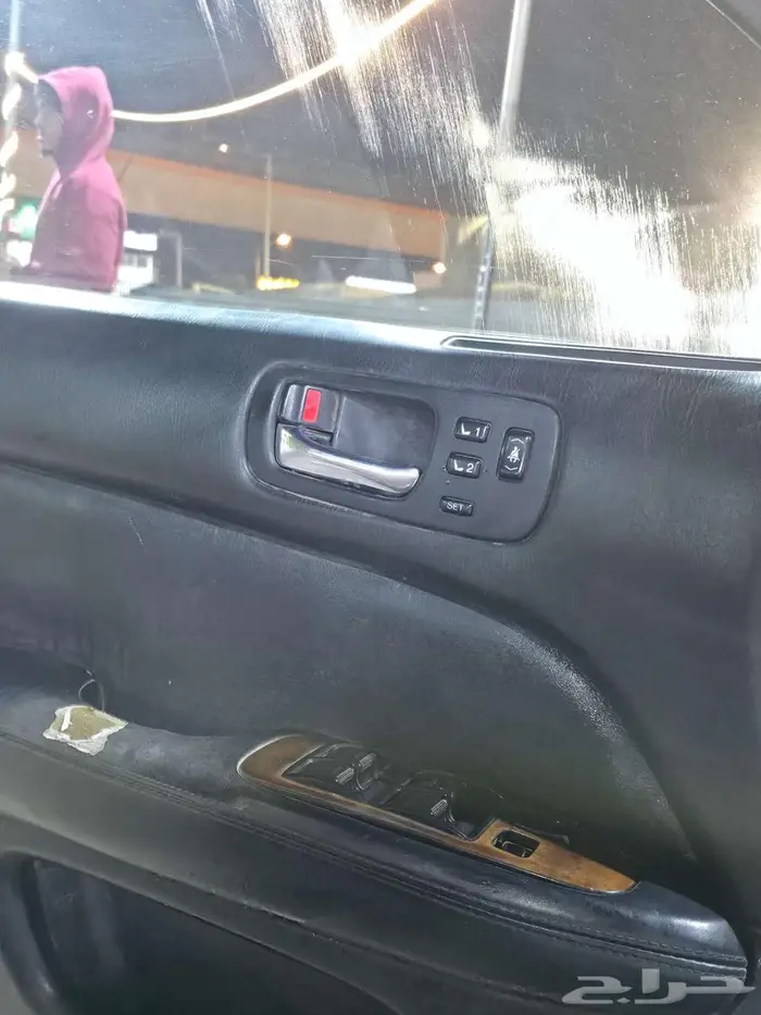 لكزس LS400 بلوحة مميزة 10