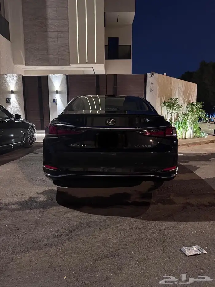 لكزس ES300h 2025 1