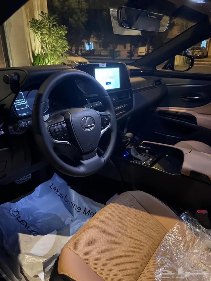لكزس ES300h 2025 11