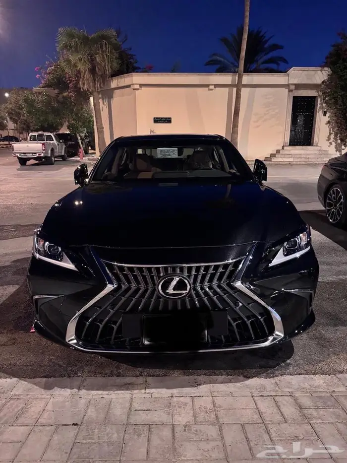 لكزس ES300h 2025 5