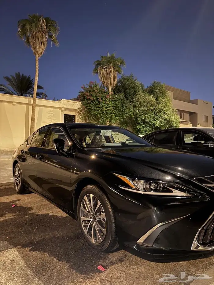 لكزس ES300h 2025 12