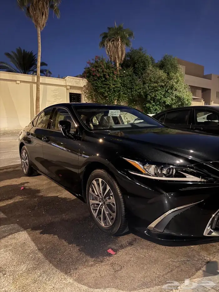 لكزس ES300h 2025 0