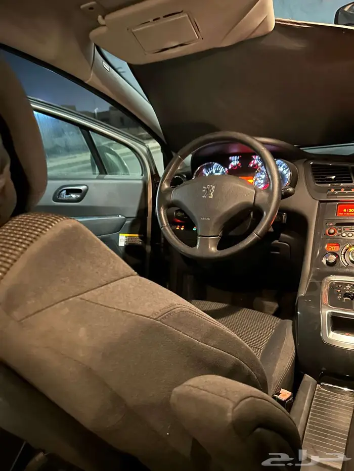 سيارة بيجو 5008 موديل 2014 فل كامل 15