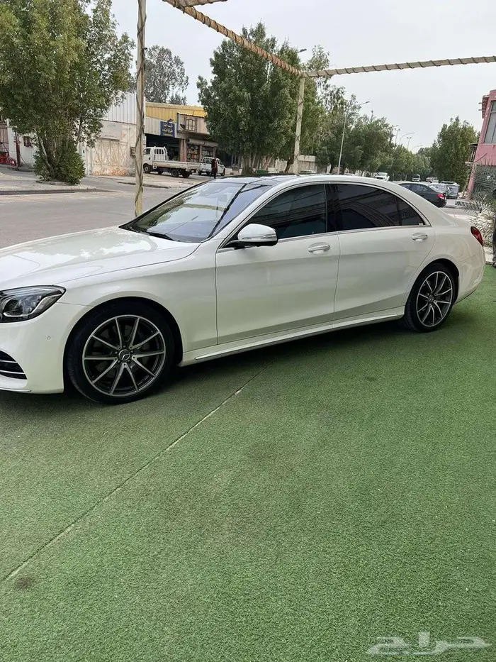 مرسيدس 2018 S 560 فل كامل 5 زرار استخدام شخصي للبيع 3