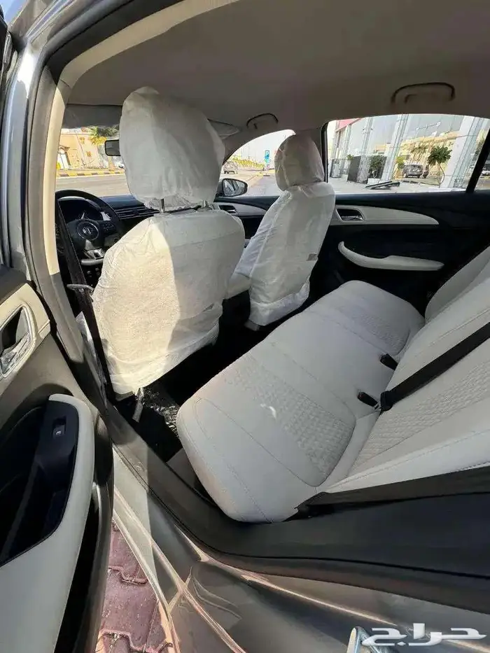 ام جي 5 ستاندر موديل 2025 م 4