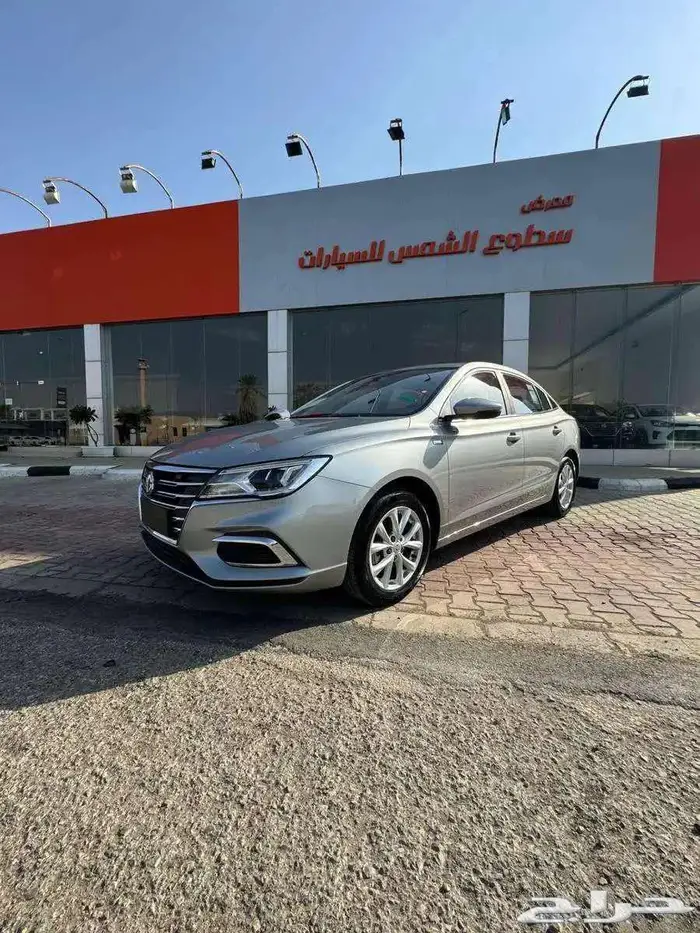 ام جي 5 ستاندر موديل 2025 م 1