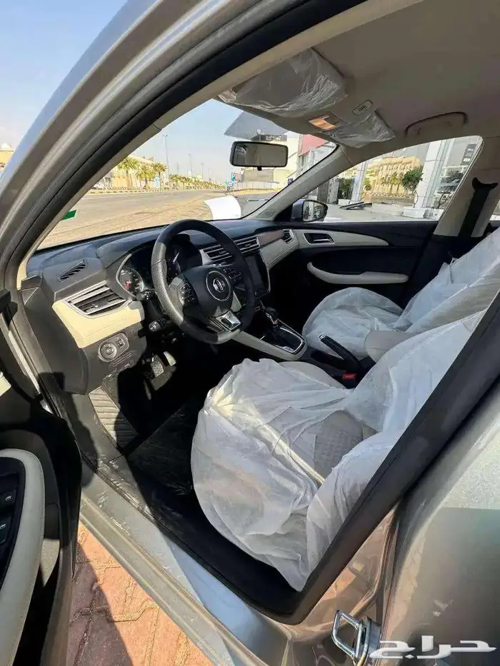 ام جي 5 ستاندر موديل 2025 م 3