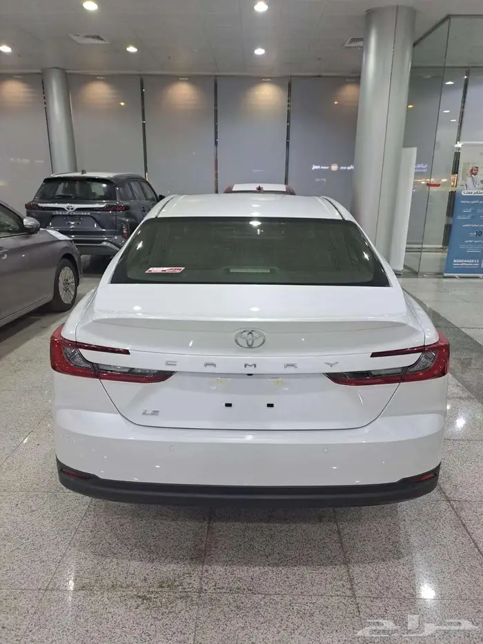 تويوتا كامري LE بنزين 2025 (متوفر الوان) 1
