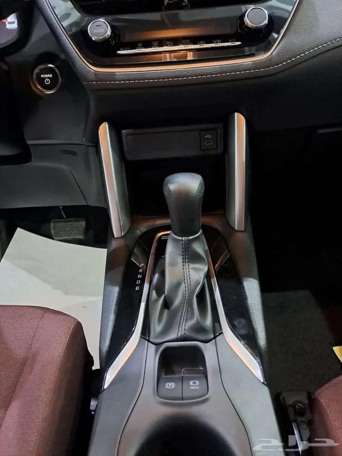 تويوتا كورولا كروس LE ستاندر هايبرد موديل 2025 9