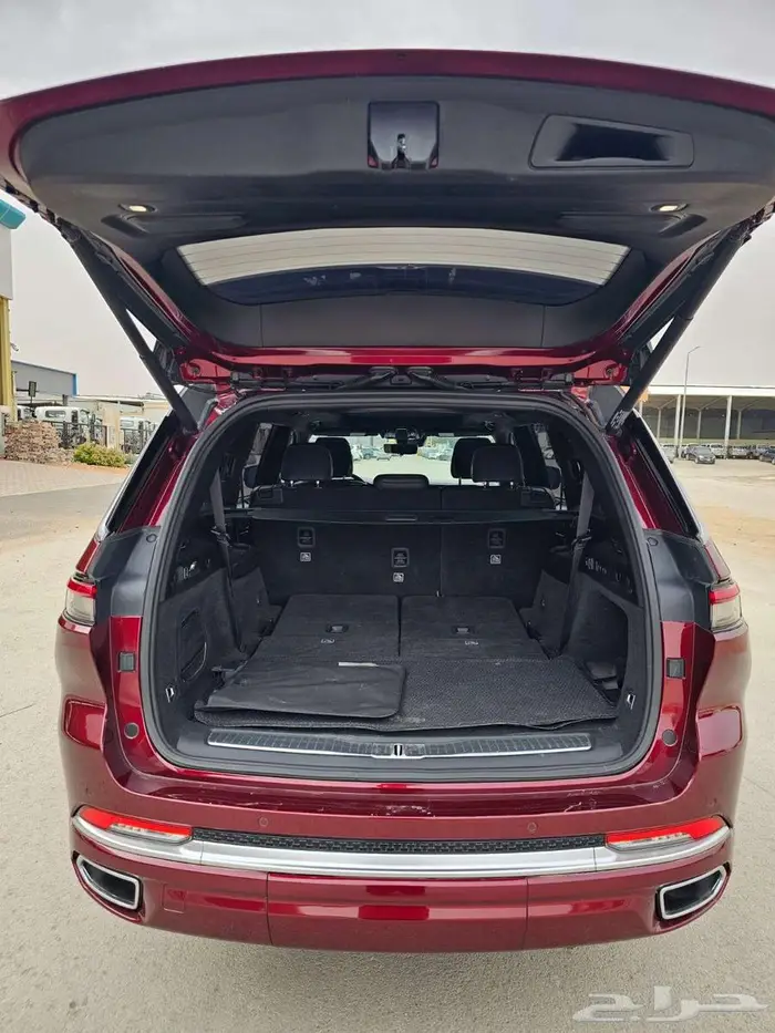 جيب جراند شيروكي ساميت 2021 اعلى فئة 10