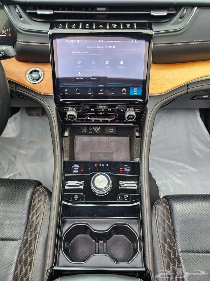 جيب جراند شيروكي ساميت 2021 اعلى فئة 16