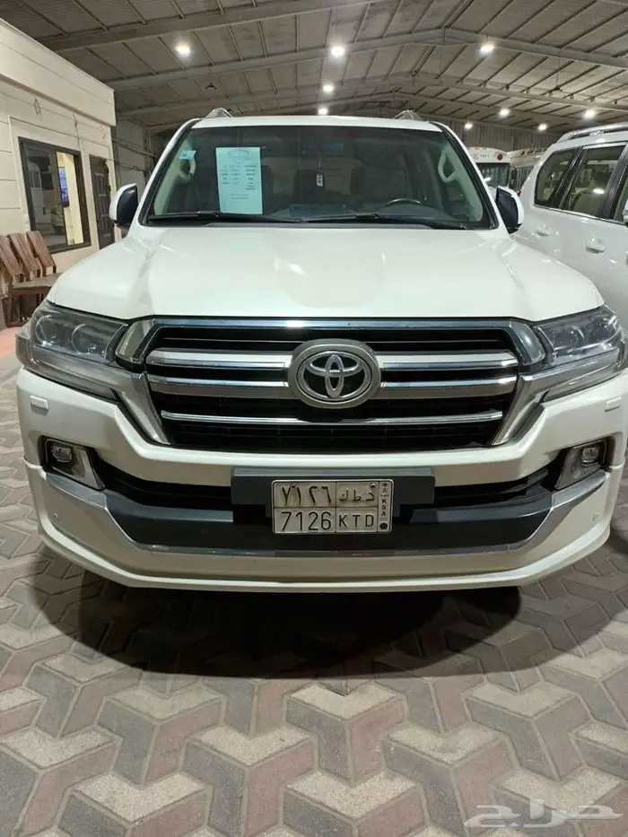 تويوتا لاندكروزر جي اكس ار V8 تورينج 2019 0