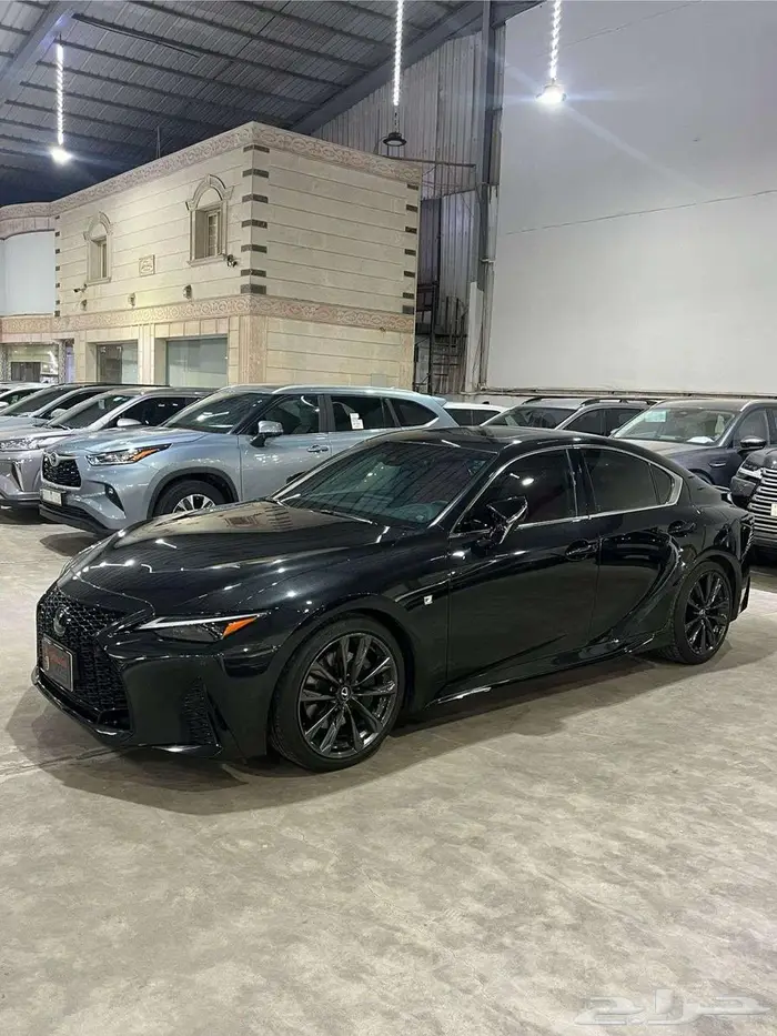 لكزس is350 F 2024 سبورت شبه جديد ( الوكيل عبداللطيف جميل ) 2